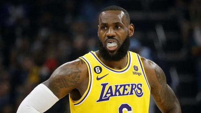 后者更具价 后者更具价