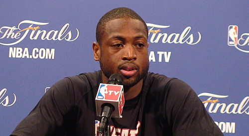 的第一触点 的第一触点